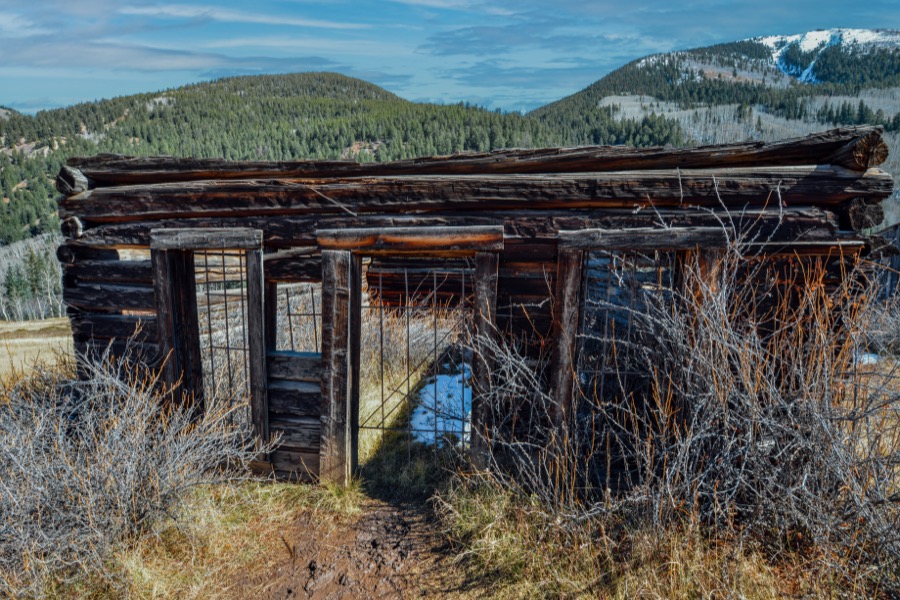 Dilapidated Cabin in Ashcroft